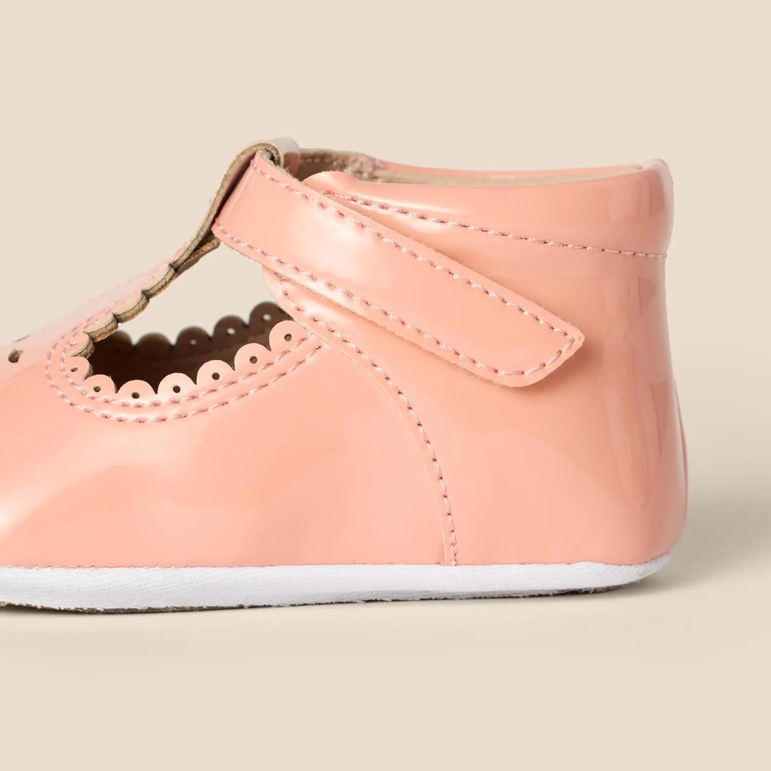 Amazon Essentials x Sofia Grainge Toddlers and Baby Girls?? Non-Slip Mary Jane Shoes