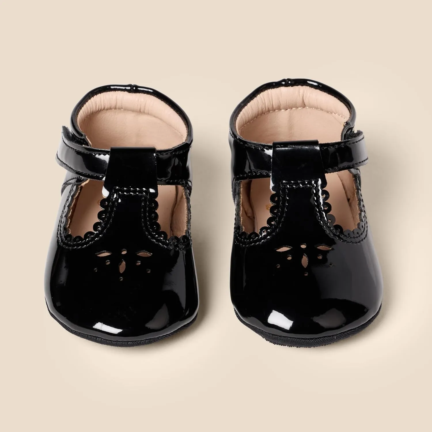 Amazon Essentials x Sofia Grainge Toddlers and Baby Girls?? Non-Slip Mary Jane Shoes
