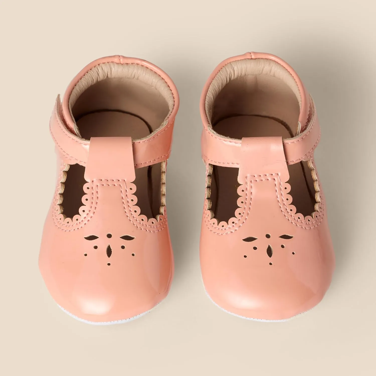 Amazon Essentials x Sofia Grainge Toddlers and Baby Girls?? Non-Slip Mary Jane Shoes