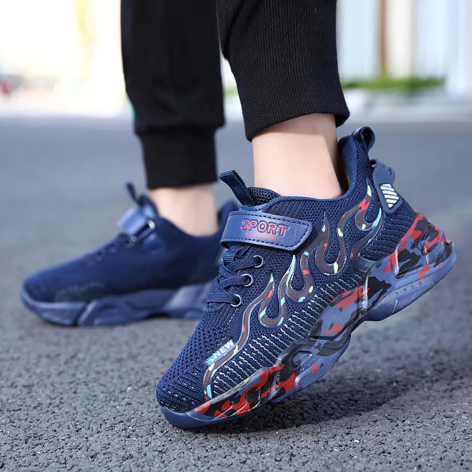 Boys Basketball Shoes Children's Fashion Sneakers Girls Basketball Shoes Indoor and Outdoor Training Running Shoes Breathable Tennis Shoes Students Outdoor Sports Badminton Shoes