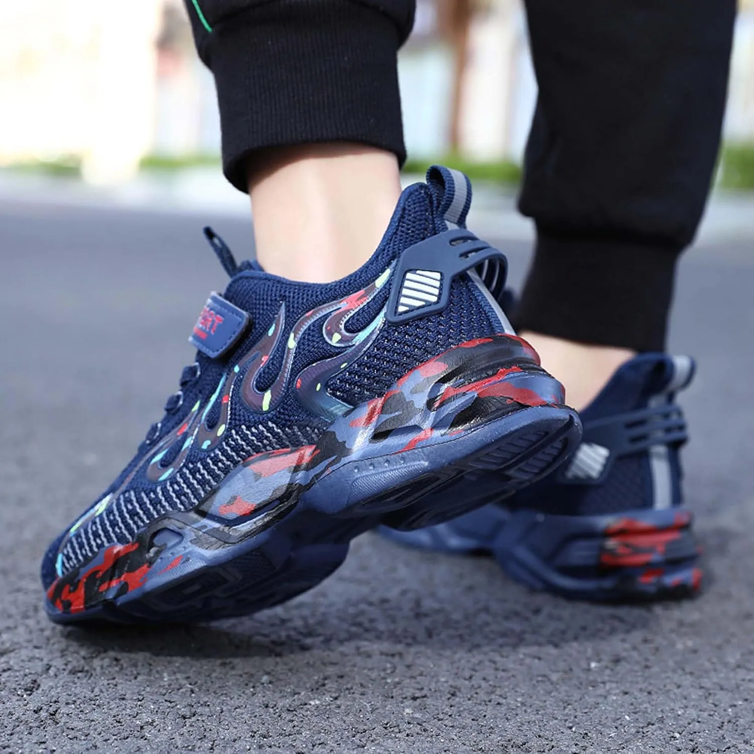 Boys Basketball Shoes Children's Fashion Sneakers Girls Basketball Shoes Indoor and Outdoor Training Running Shoes Breathable Tennis Shoes Students Outdoor Sports Badminton Shoes
