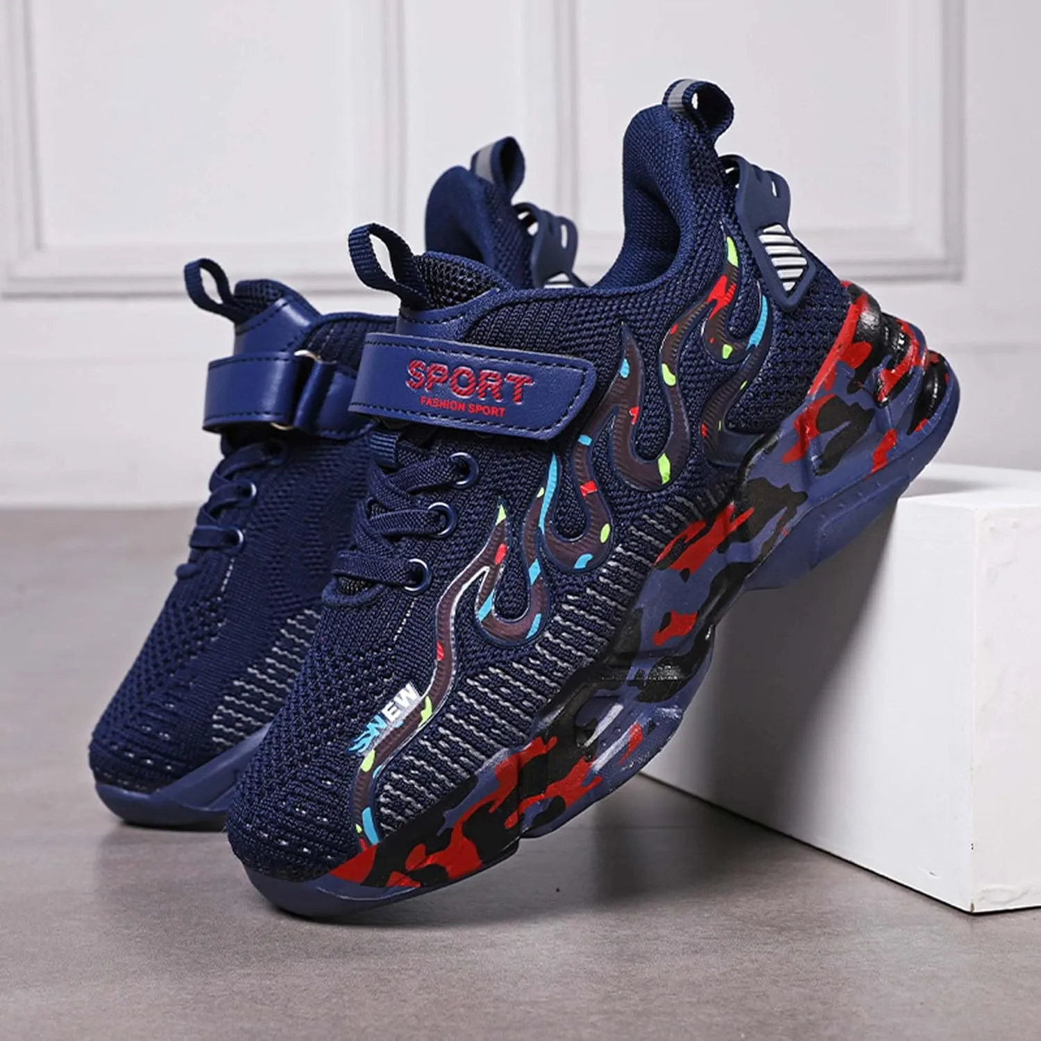 Boys Basketball Shoes Children's Fashion Sneakers Girls Basketball Shoes Indoor and Outdoor Training Running Shoes Breathable Tennis Shoes Students Outdoor Sports Badminton Shoes