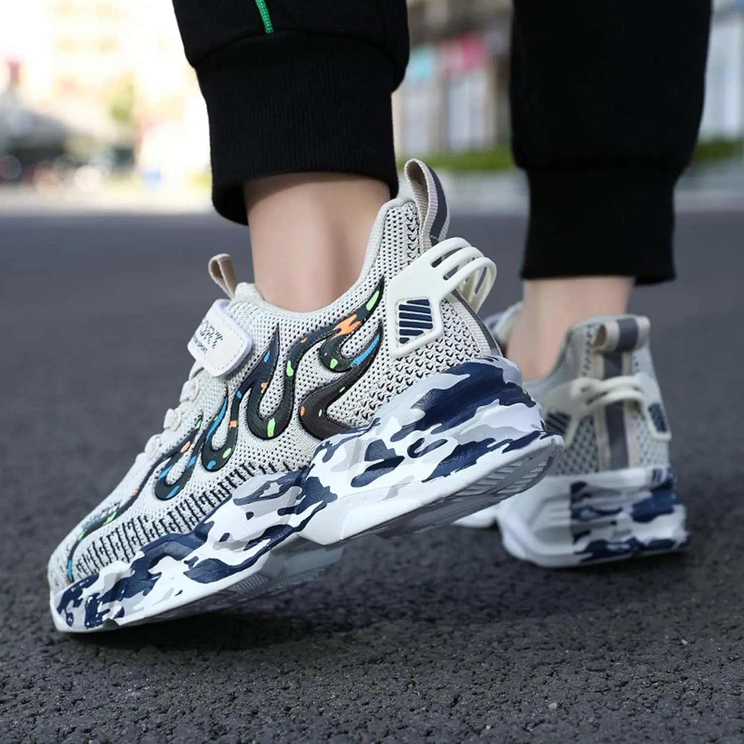 Boys Basketball Shoes Children's Fashion Sneakers Girls Basketball Shoes Indoor and Outdoor Training Running Shoes Breathable Tennis Shoes Students Outdoor Sports Badminton Shoes