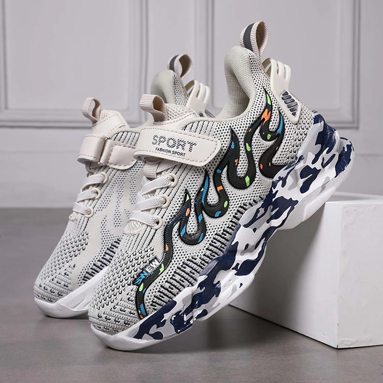 Boys Basketball Shoes Children's Fashion Sneakers Girls Basketball Shoes Indoor and Outdoor Training Running Shoes Breathable Tennis Shoes Students Outdoor Sports Badminton Shoes