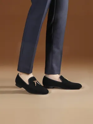 Classic imported velvet men's slip-ons paired with shark tooth metal tassel banquet style loafers