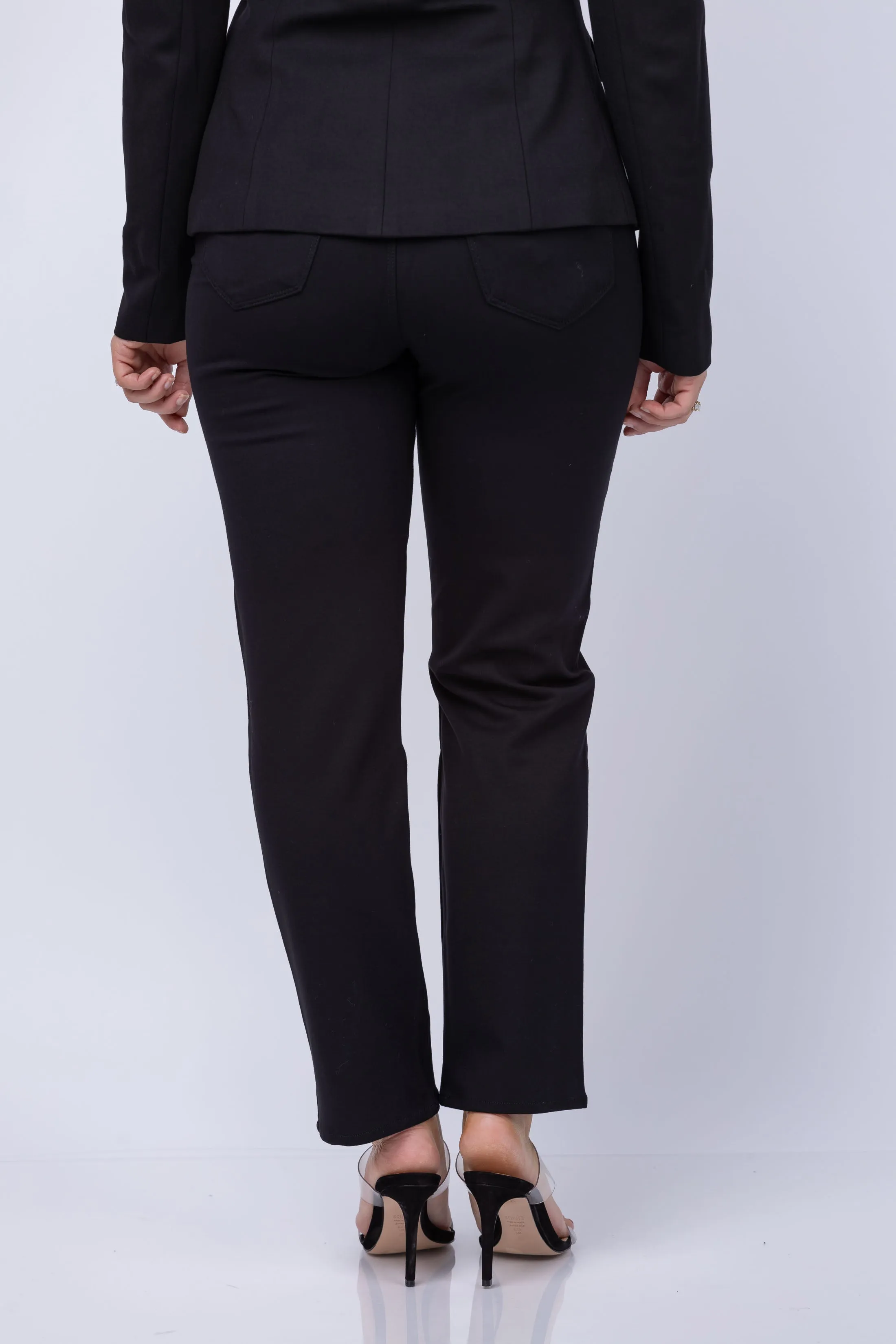 L'AGENCE Alexia High Rise Cigarette Crop pant in Black