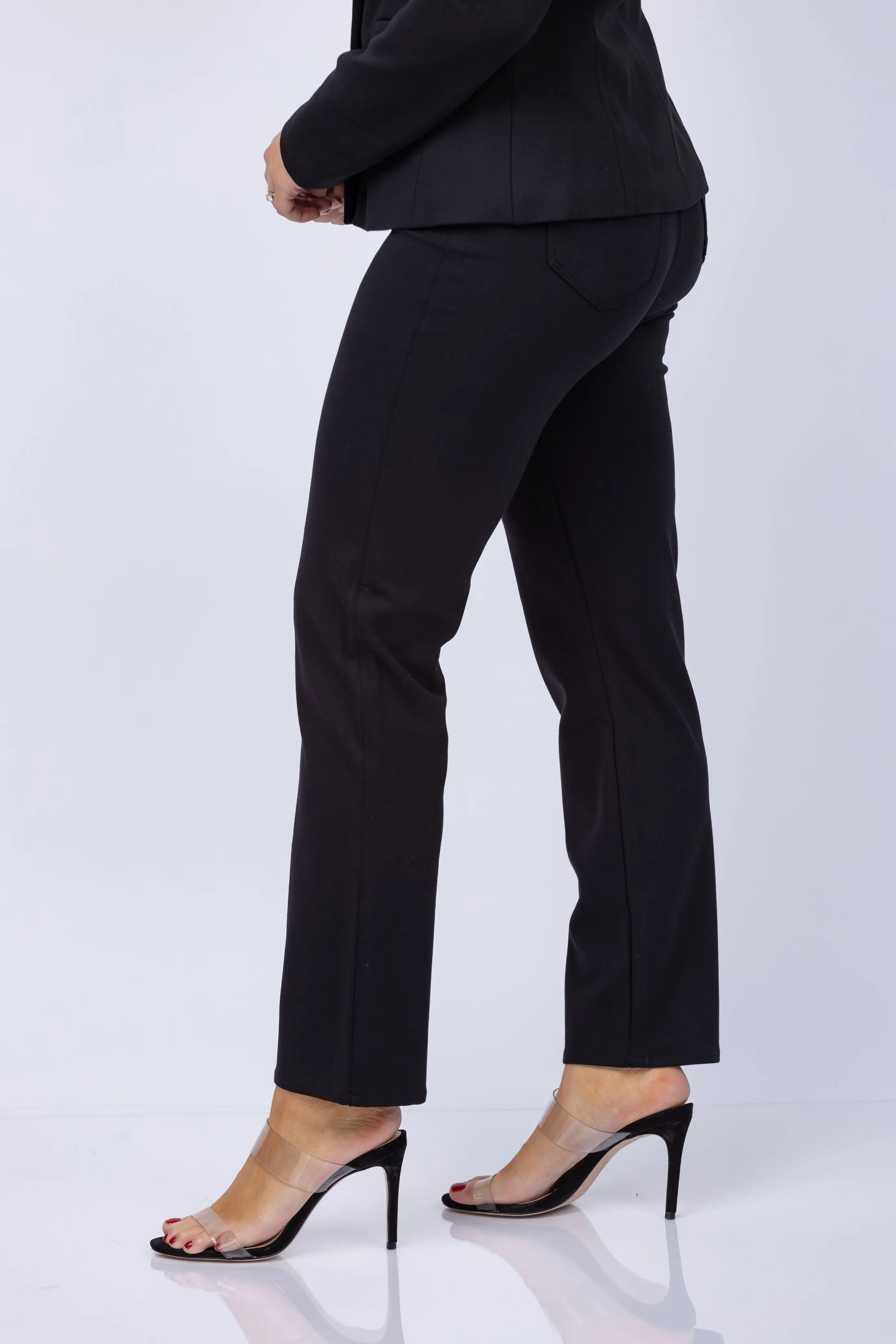 L'AGENCE Alexia High Rise Cigarette Crop pant in Black