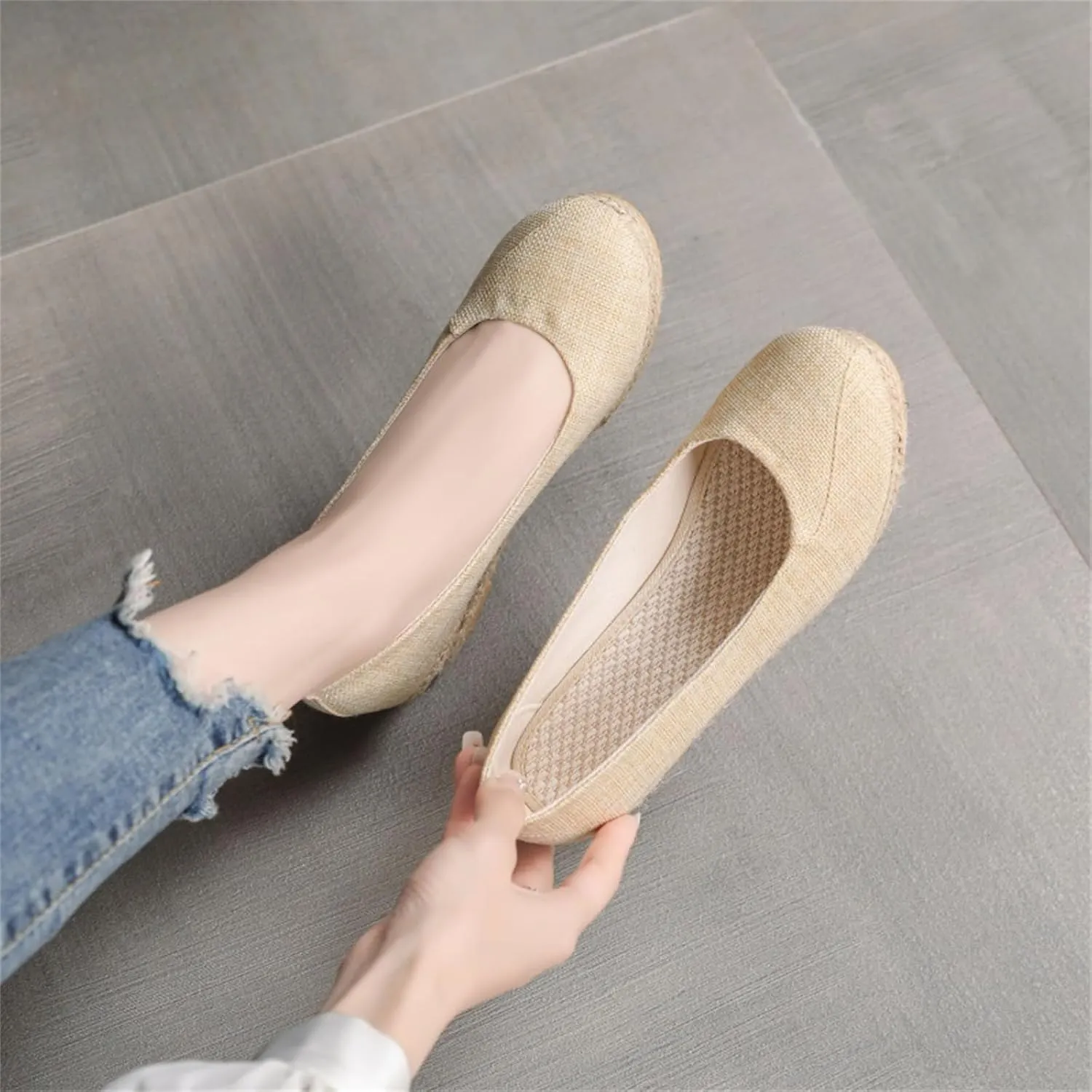 Women's Closed Toe Sandals Slip On Comfortable Platform Wedge Sandals Arch Support Walking Slippers Comfortable Orthopedic Mules Casual Summer Dressy Slippers